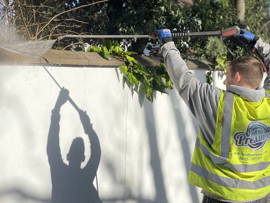 pressure-washing-services-london-south-east.webp